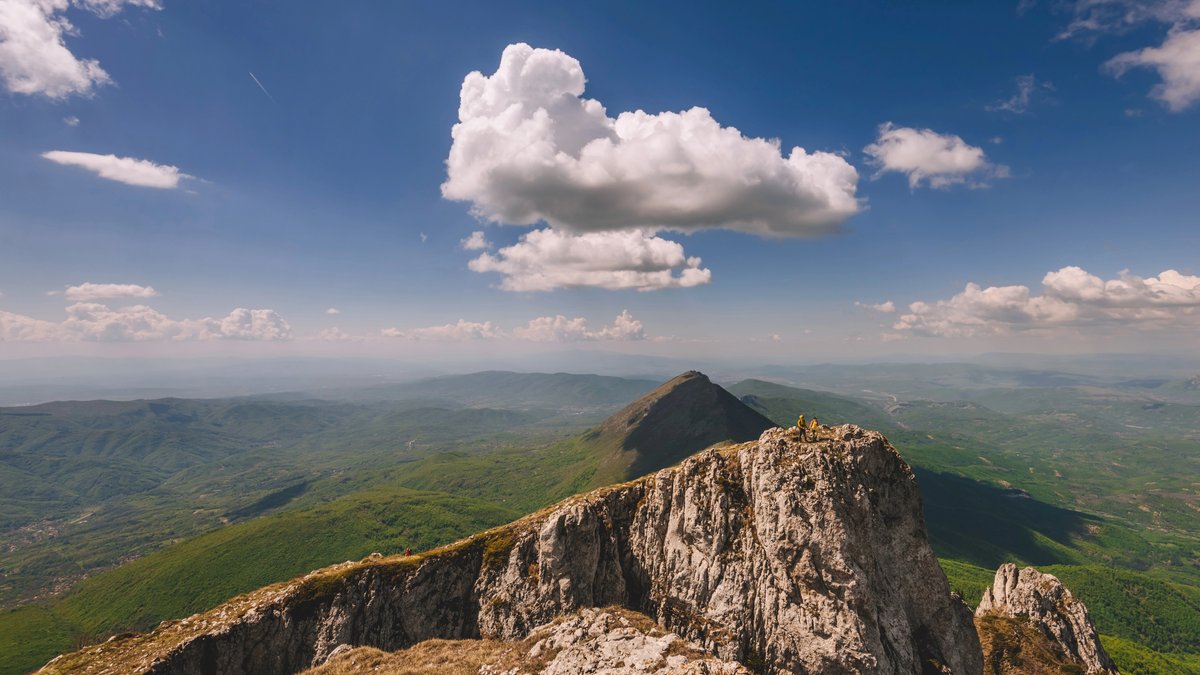 Geološki lokalitet Devon i kanjon Jelašničke klisure na obodima Suve planine